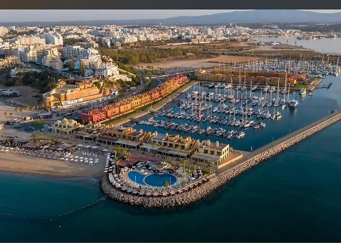 Ботель Bluechip *